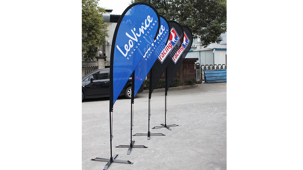 Custom-Advertising-Flags-